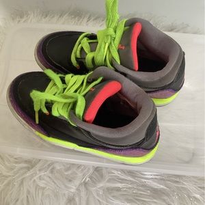 Air Jordan 3 Retro Black/ Atomic Red Cement grey volt Pre school